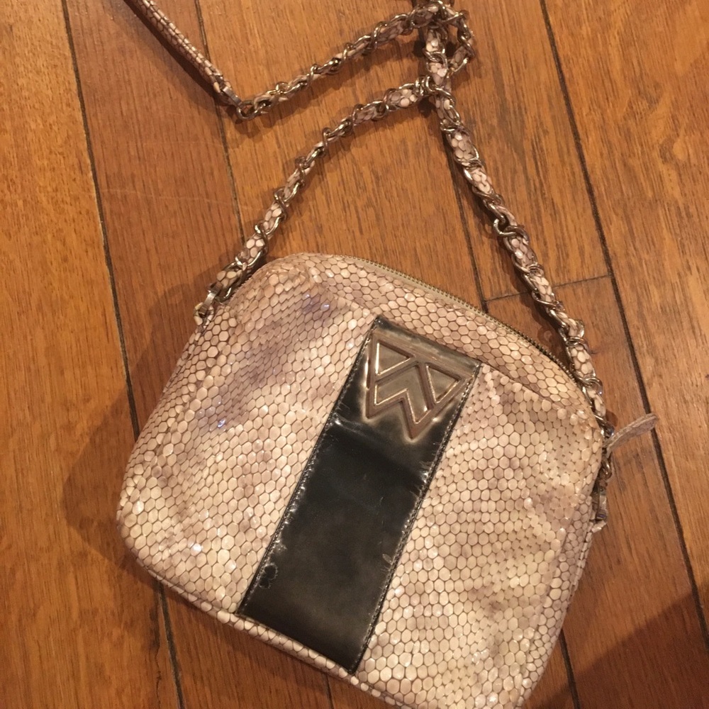 Kelly Wynne purse